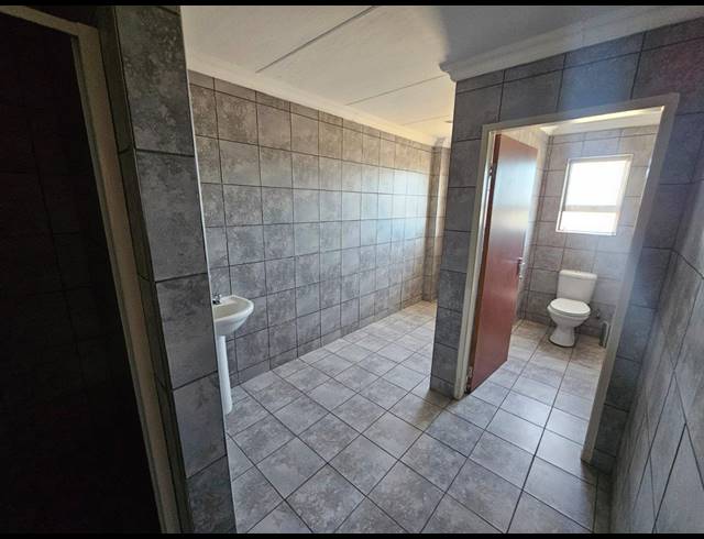 M² BUILDING FOR SALE IN VAALPARK